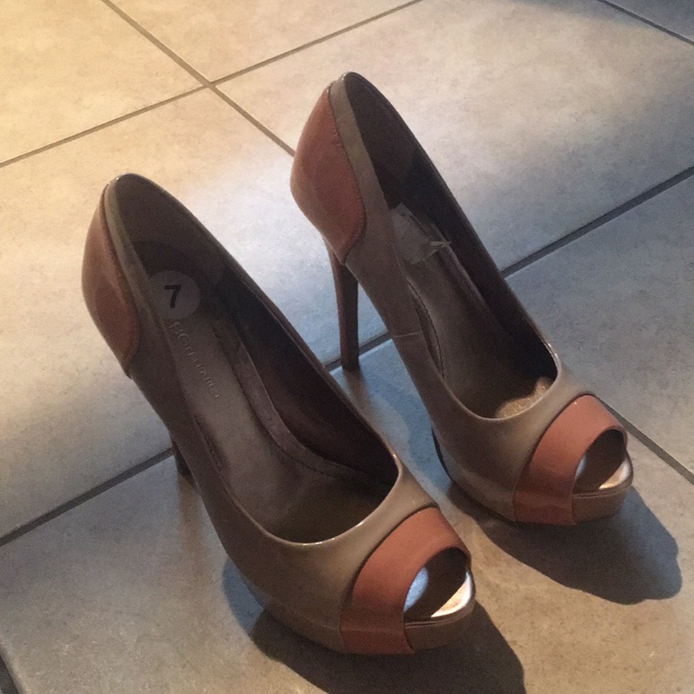 New BCBGeneration Pink & Taupe Open Toe Pumps 7